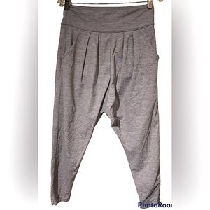 Lululemon Light Grey Pleated Joggers size 6